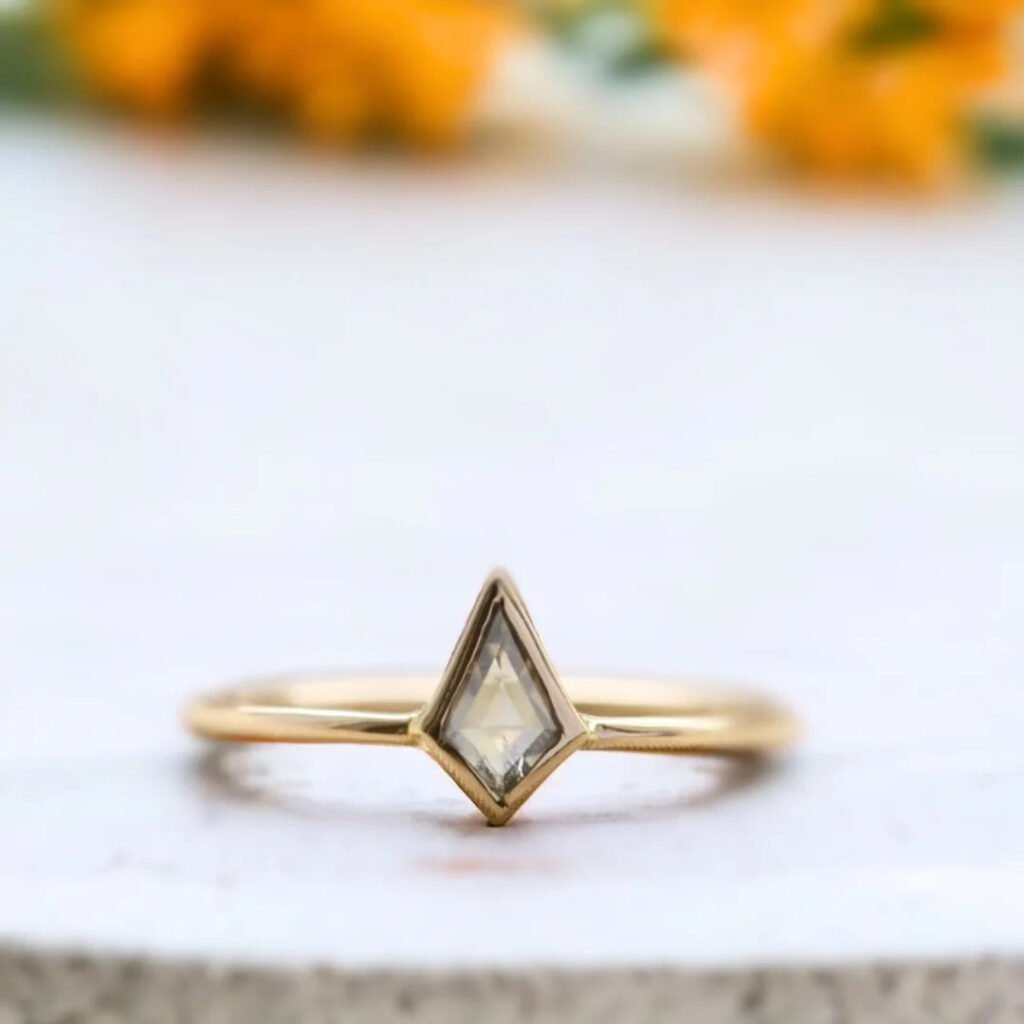 Kite Salt And Pepper Diamond Ring With A Minimalist Design